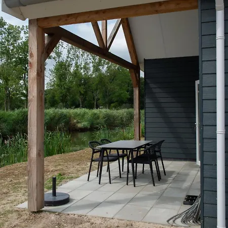 Near The Waterfront Feriehus