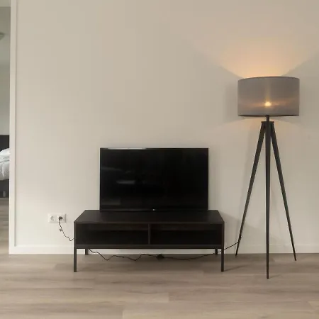 Near The Waterfront * Simonshaven