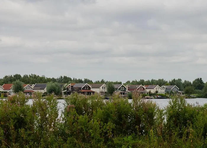 Near The Waterfront Дом отдыха