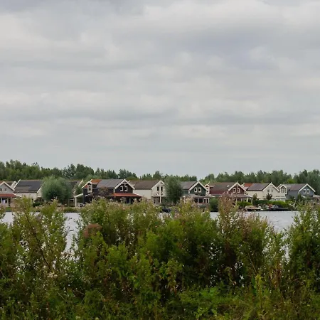 Near The Waterfront Semesterbostad