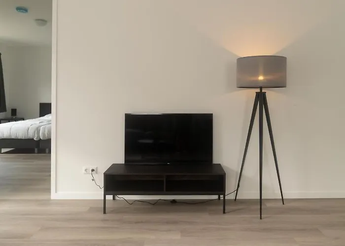 Near The Waterfront * Simonshaven